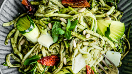 Spaghettis de courgettes aux tomates séchées et parmesan