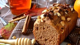 Pain d'épices healthy miel, cannelle et noisettes
