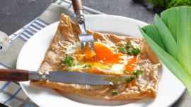 Galettes poireau champignons à la crème et oeuf