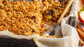 Crumble pomme, poire, cannelle et fruits secs
